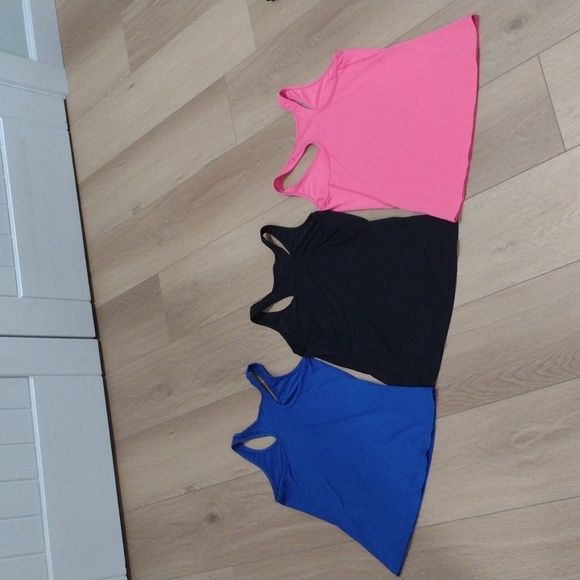 Bundle of THREE Active Wear Compression Tank Tops Size XS Small - Picture 11 of 11
